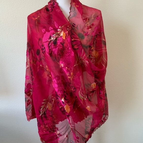 Scarf - Picture 1 of 7